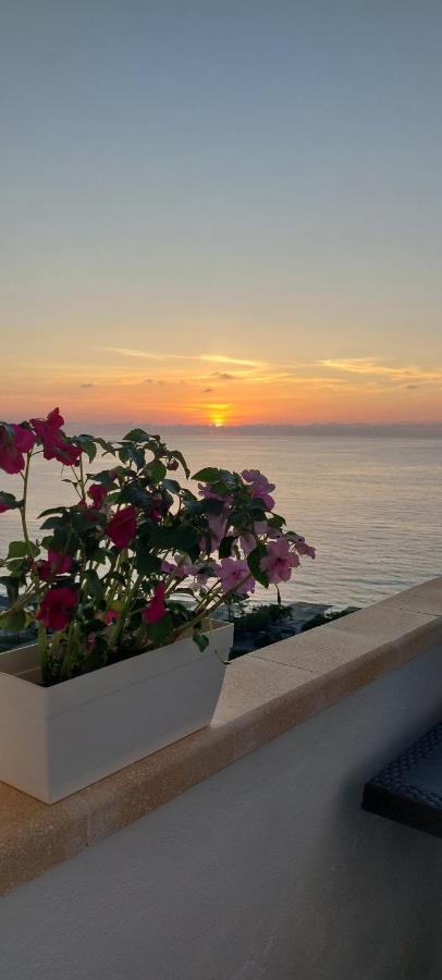 Апартаменты La Finestra Sul Mare Тропея Экстерьер фото