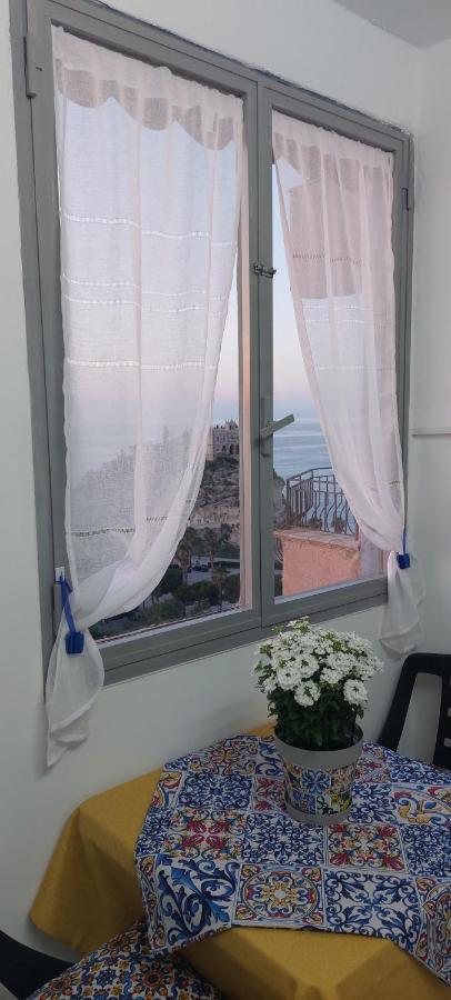 Апартаменты La Finestra Sul Mare Тропея Экстерьер фото